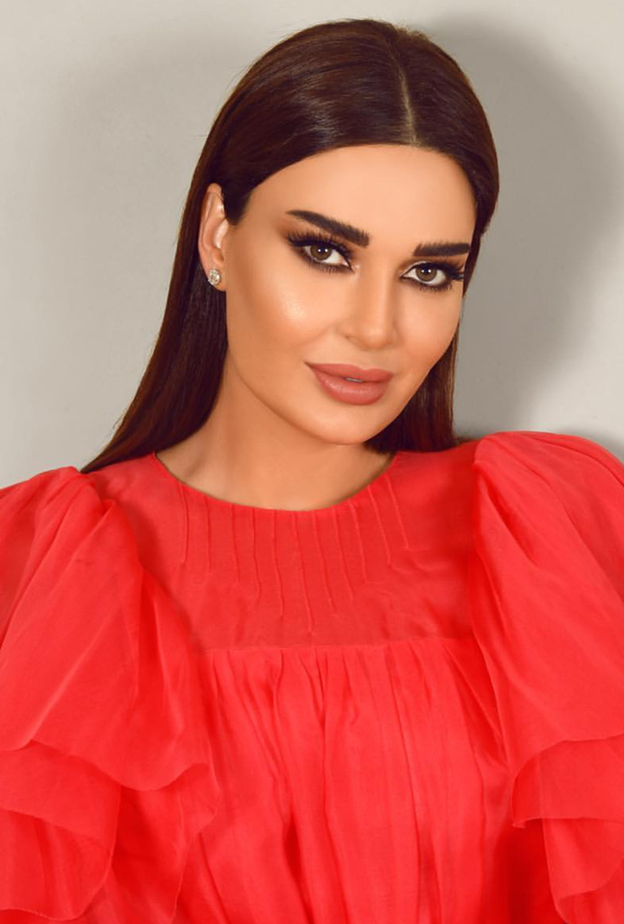 اجمل اطلالات سيرين عبد النور برسمات المكياج البرونزي البراق