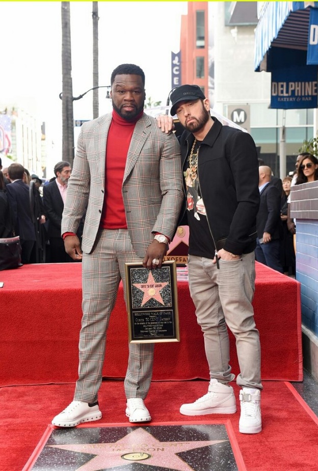 فيفتي سنت يحصل على نجمة في ممر المشاهير 