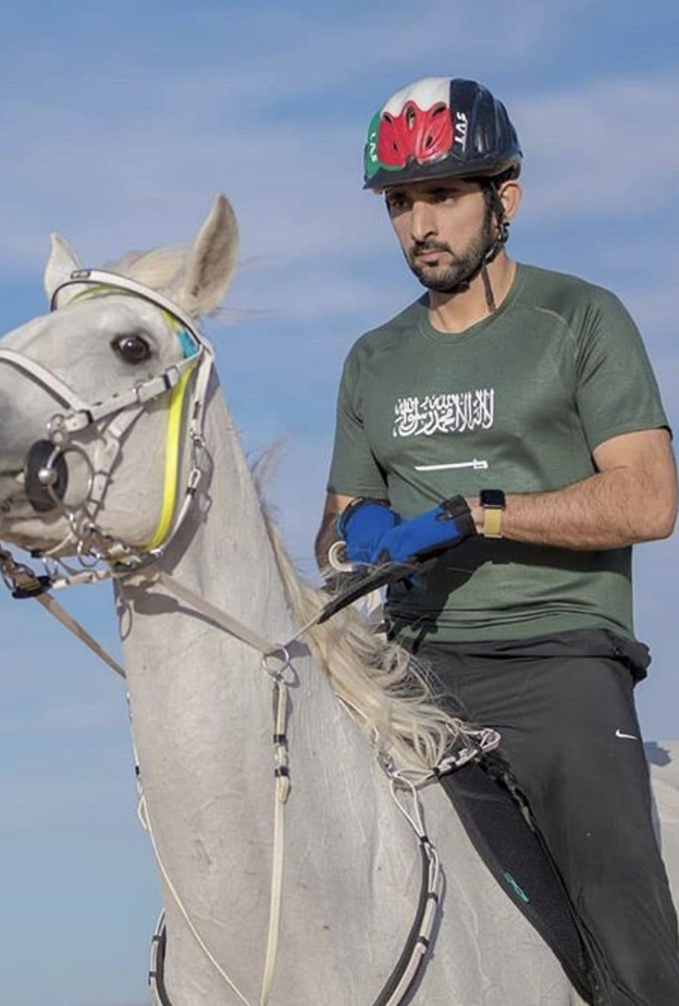 فزاع يشارك في كأس خادم الحرمين للقدرة والتحمل في العلا مرتديًا شعار المملكة