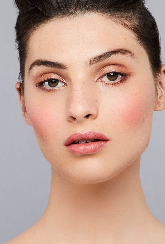 طريقة عمل مورد الشفايف والخدود