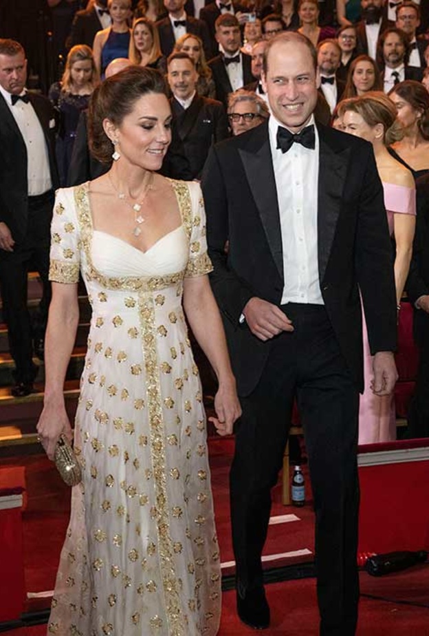 تسليم الأمير وليام لجائزة الزمالة