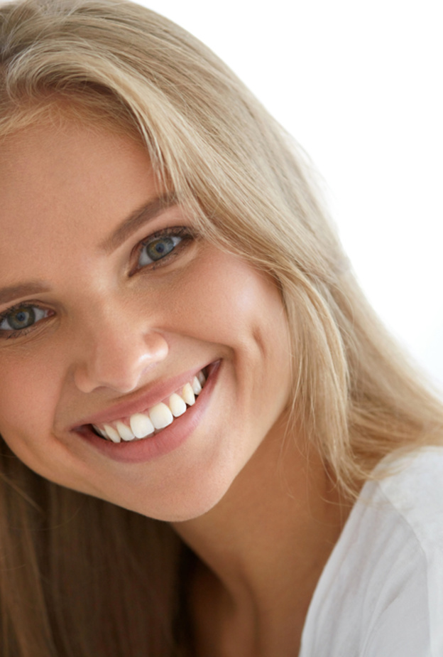  فوائد الكركم لتبييض الاسنان وطرق استخدامه