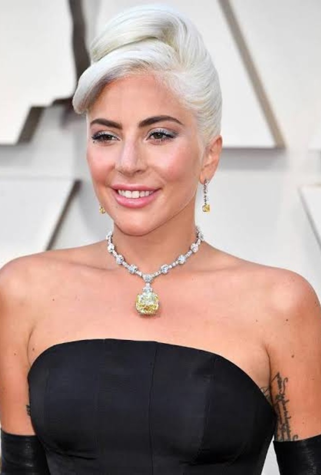 ليدي جاجا تظهر مع حبيب جديد 