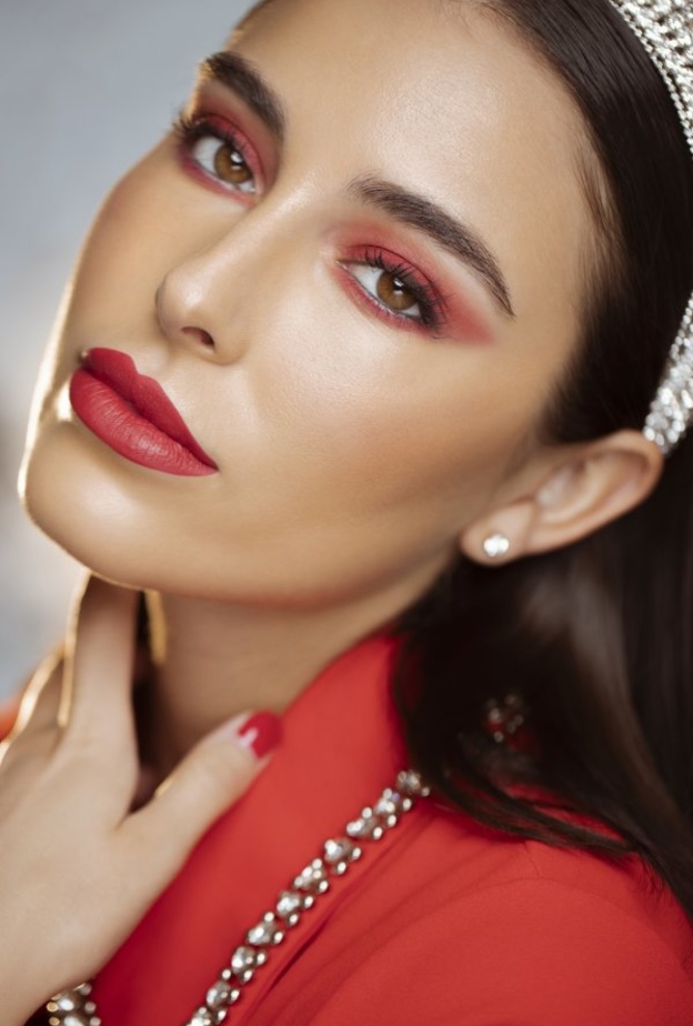 كوني الملكة على عرش جمالك في يوم الحب مع محلات وجوه