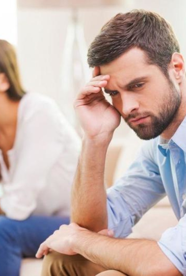كيف تؤثر تصرفات الزوج المسيئة على الزوجة
