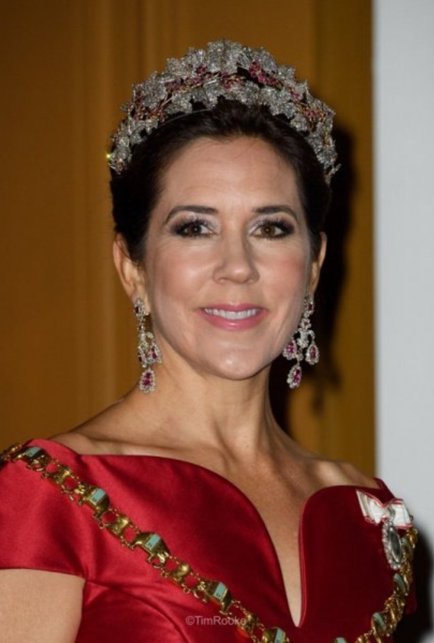 الأميرة ماري تتميز بإطلالاتها الجمالية الراقية