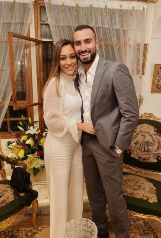 محمد الشرنوبي وخطيبته 