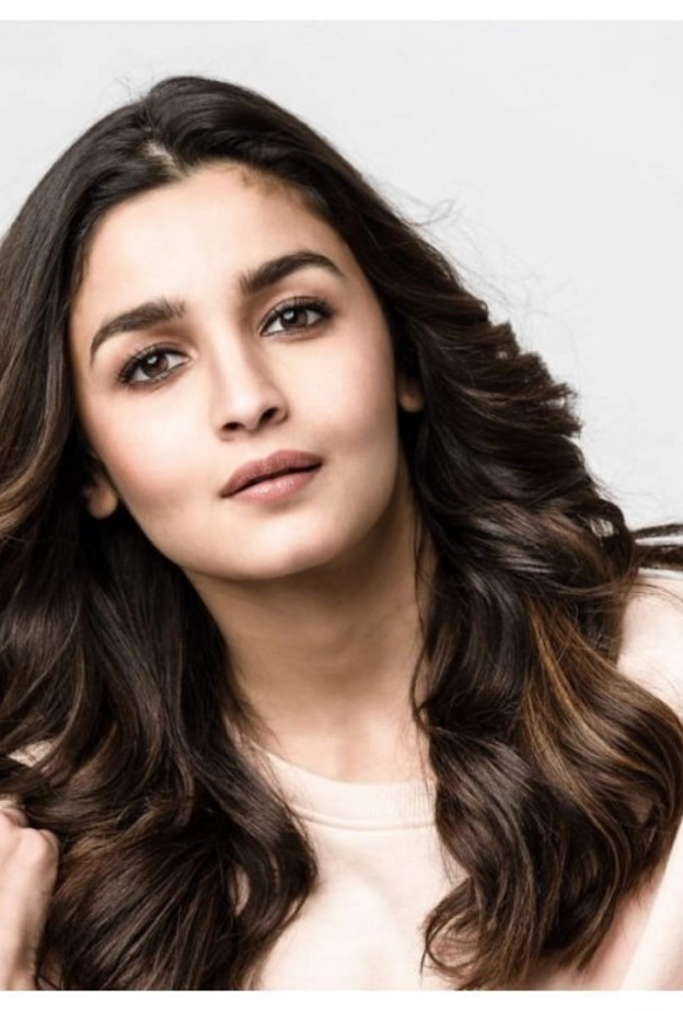 عليا بهات: حققت حلمي في شراء منزل في لندن