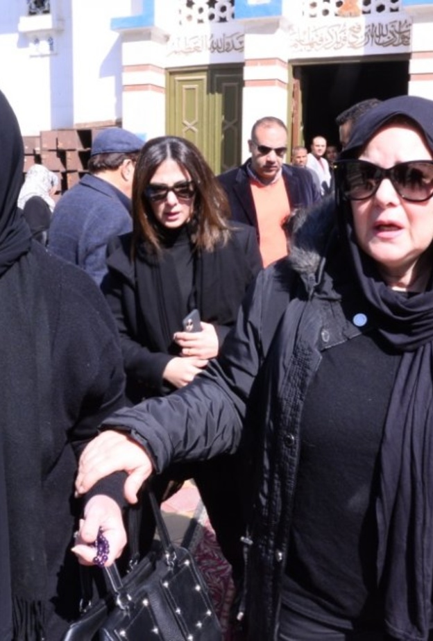 النجمات في جنازة نادية لطفي