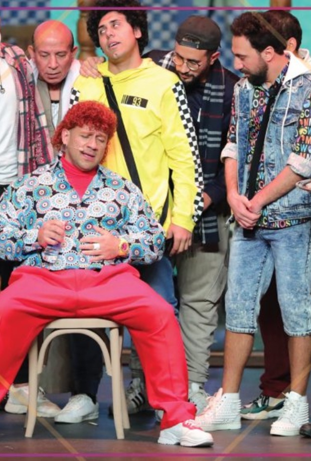 احمد مكي في العرض الاول لمسرحية حزلقوم