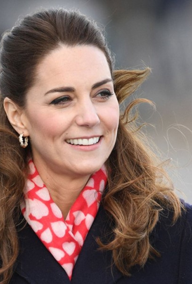 دوقة كمبريدج تعتذر لطفلة صغيرة