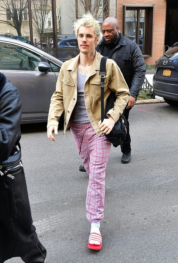 جاستن بيبر و هايلي بالدوين 