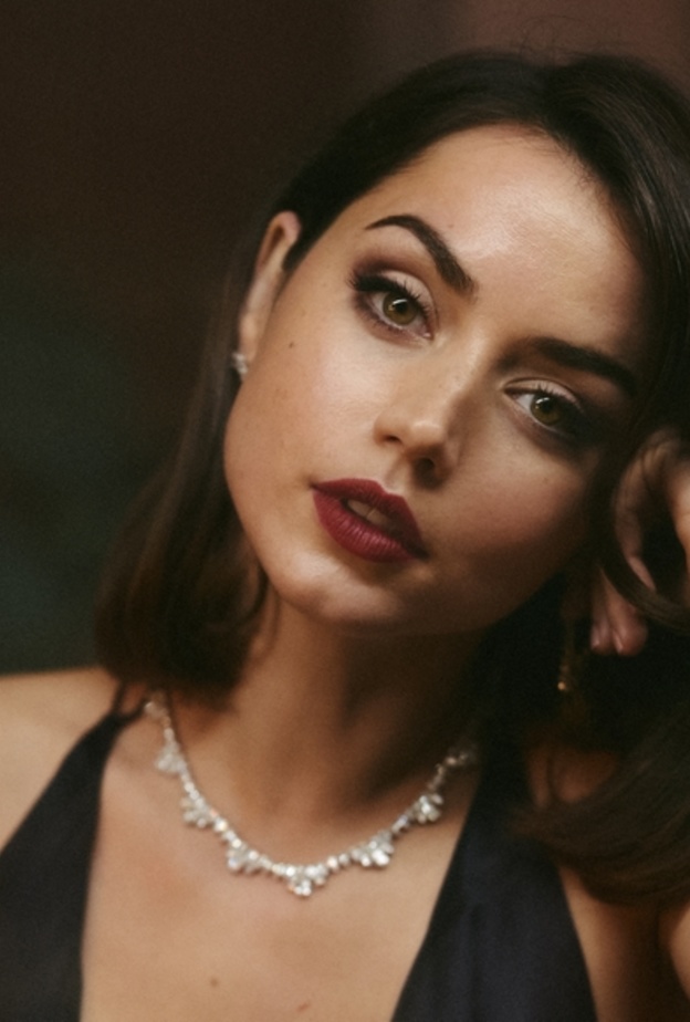 Ana de Armas ستتألق بارتداء ثلاثة موديلات من المجوهرات الفاخرة من مجموعة Green Carpet لدار شوبارد.