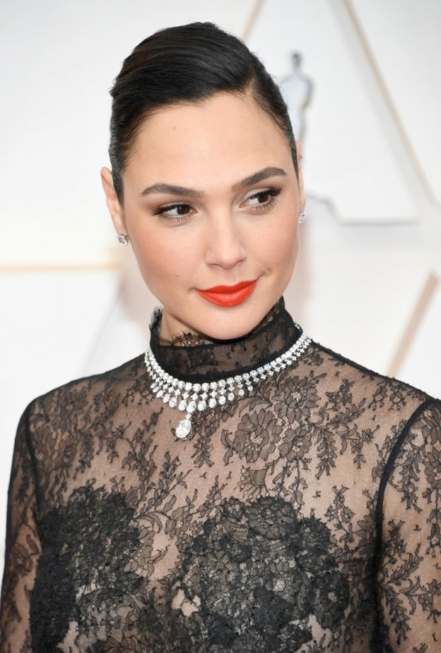 حفل الأوسكار 2020: أقراط سكارليت جوهانسون من مجوهرات فوريفير مارك Forevermark 