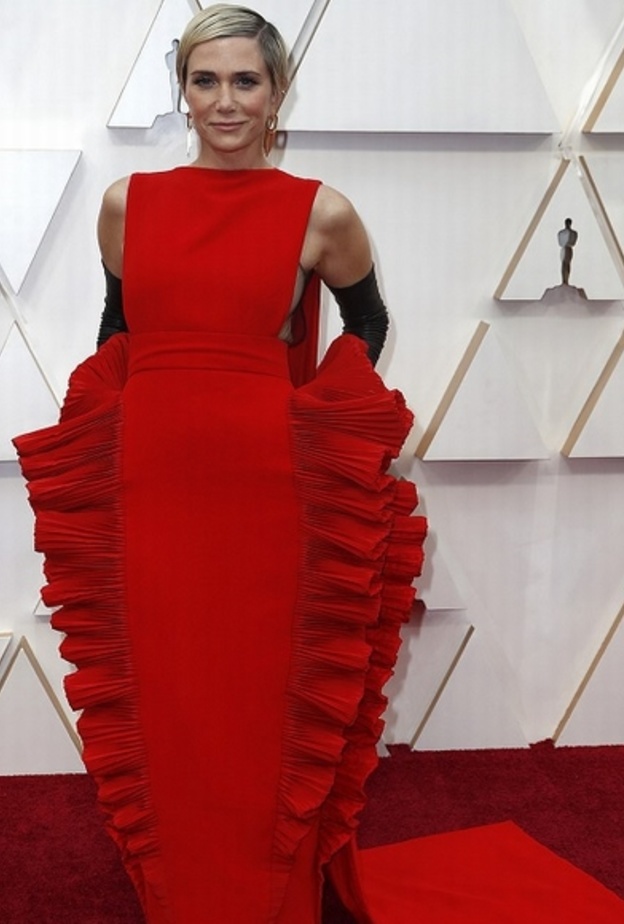 أيرورا بلوك غريب بحذاء رياضي