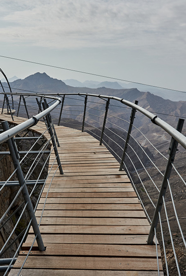 قمة جيس للمغامرة في رأس الخيمة .. وجهة جديدة لعشاق المغامرات في الإمارات