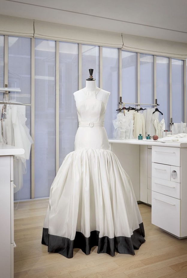 فستان النجمة KAITLYN DEVER 