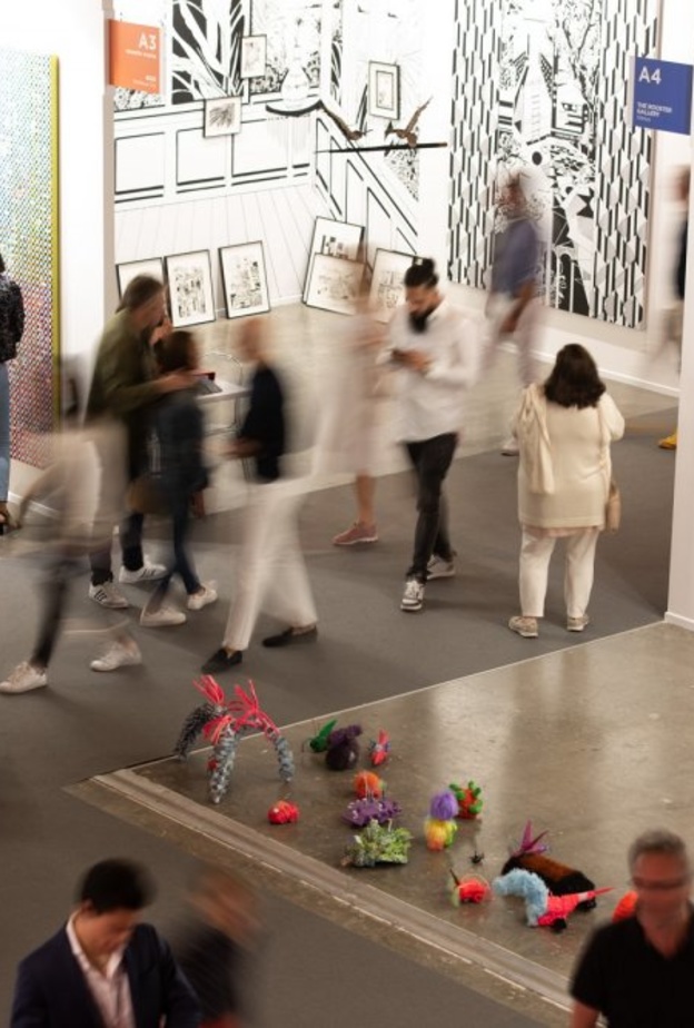 فوز السعودي فهد بن نايف بجائزة "إثراء للفنون"