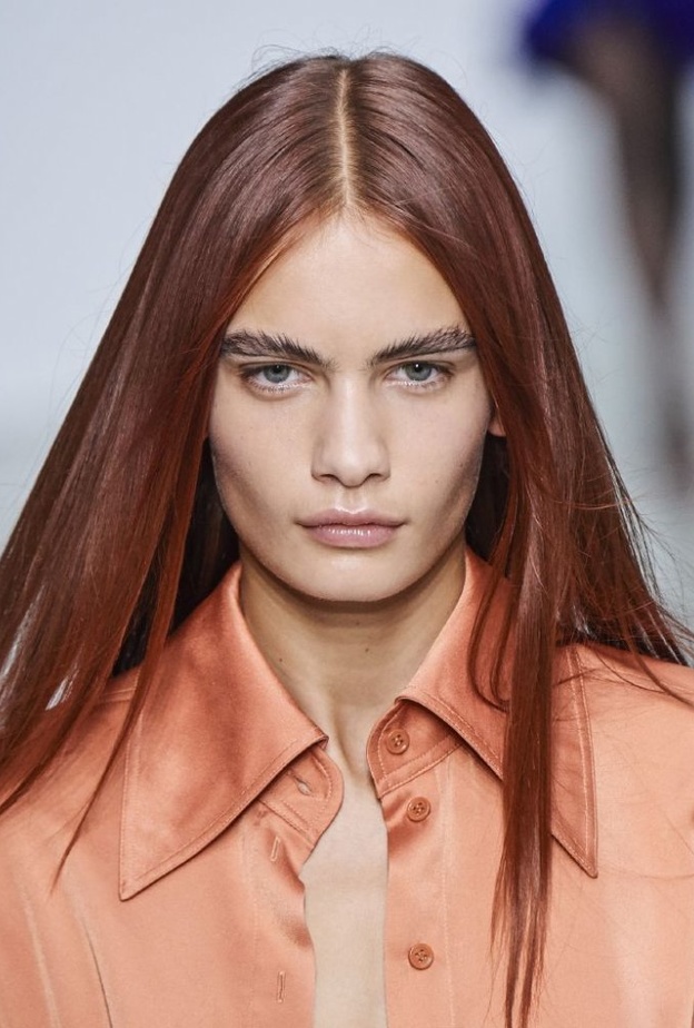 صبغات الشعر الاحمر القوي من وحي Ermanno Scervino