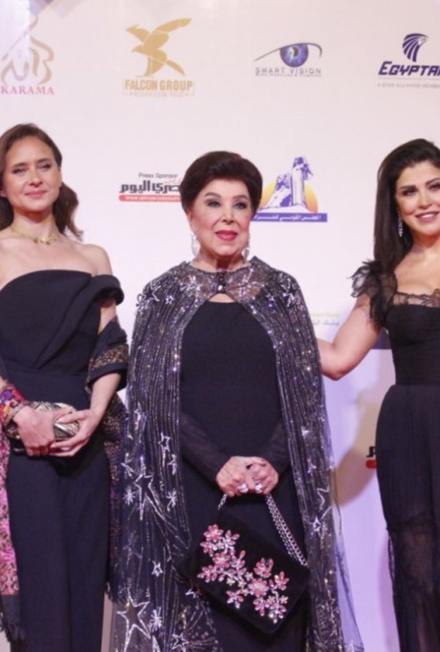 النجمات في افتتاح مهرجان اسوان 