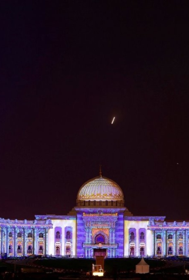 عروض فولكلورية جذابة في مهرجان أضواء الشارقة 2020