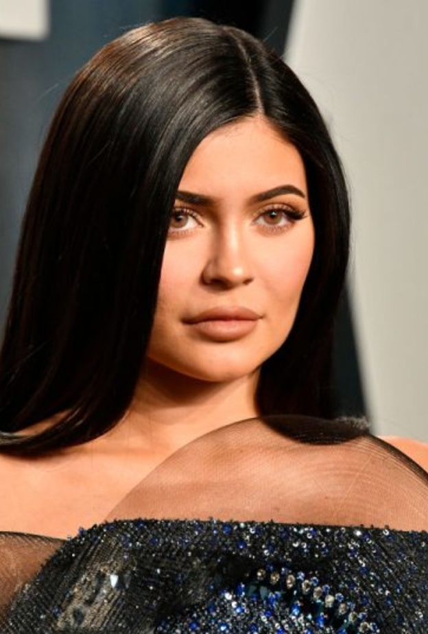 كايلي جينر حامل في ثلاثة توائم