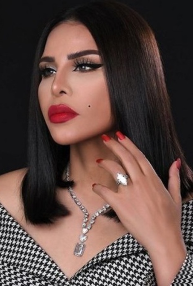 مكياج مميز بأحمر الشفاه الصاخب لـ يوم الحب