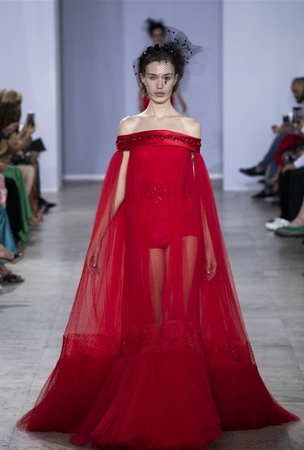 فستان من armani