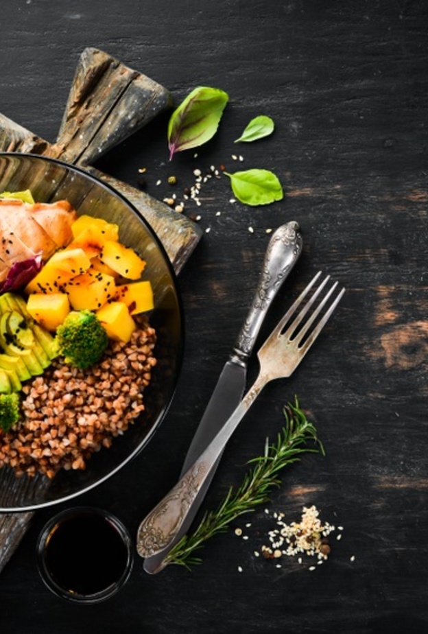 هل ينتقل فيروس كورونا عبر الغذاء المستورد