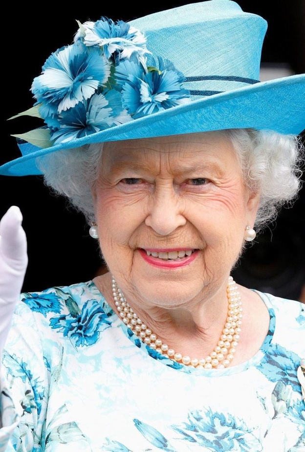 الملكة إليزابيث