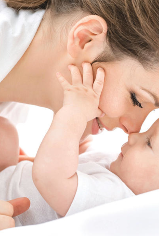 أهمية الترابط العاطفي بين الأم والطفل