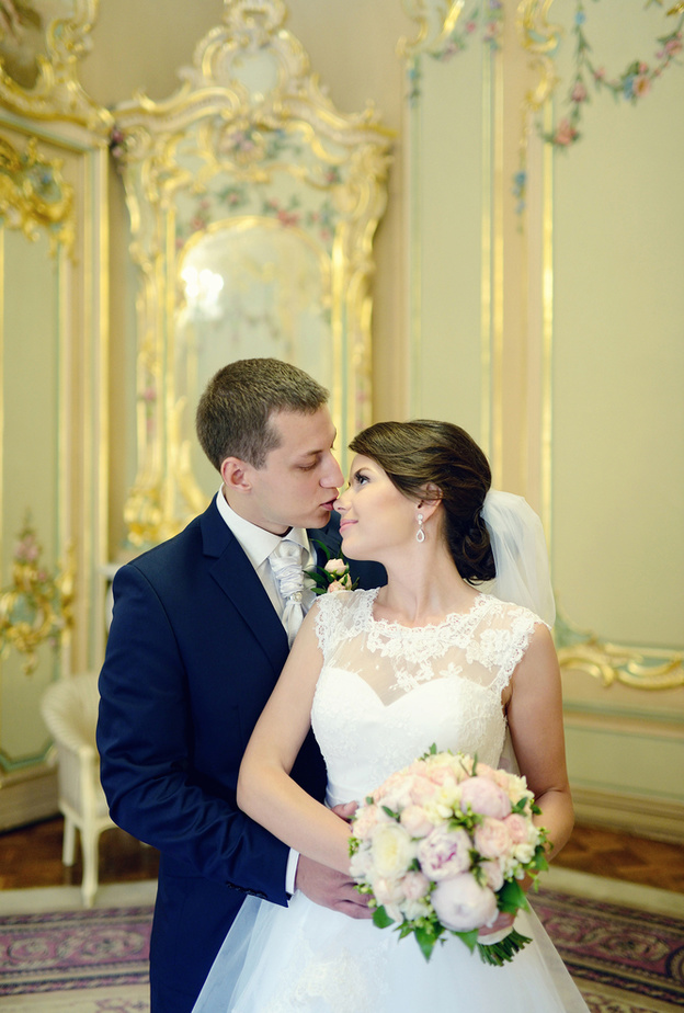 تُعد فقرة تلبيس الدبلة من اهم فقرات الحفل