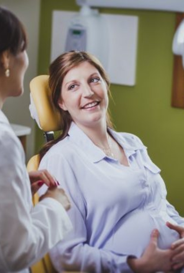 العلاقة بين سلامة أسنان الحامل وصحة الجنين