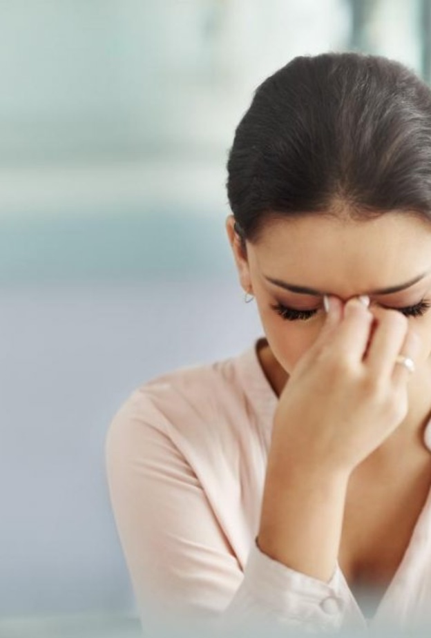 اضطرابات النوم تسبب صداع العين و الغثيان