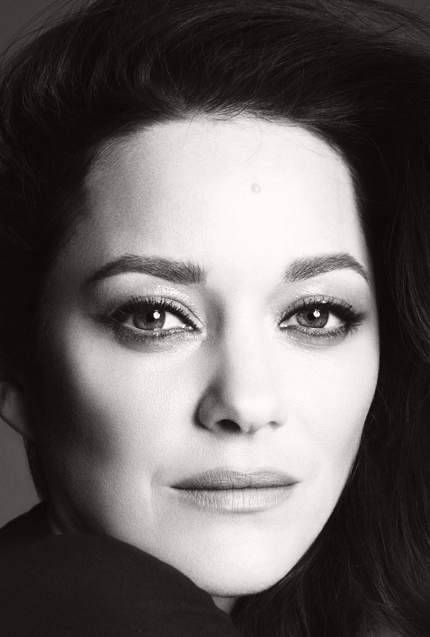 ماريون كوتيار الوجه الإعلاني الجديد لعطر N°5