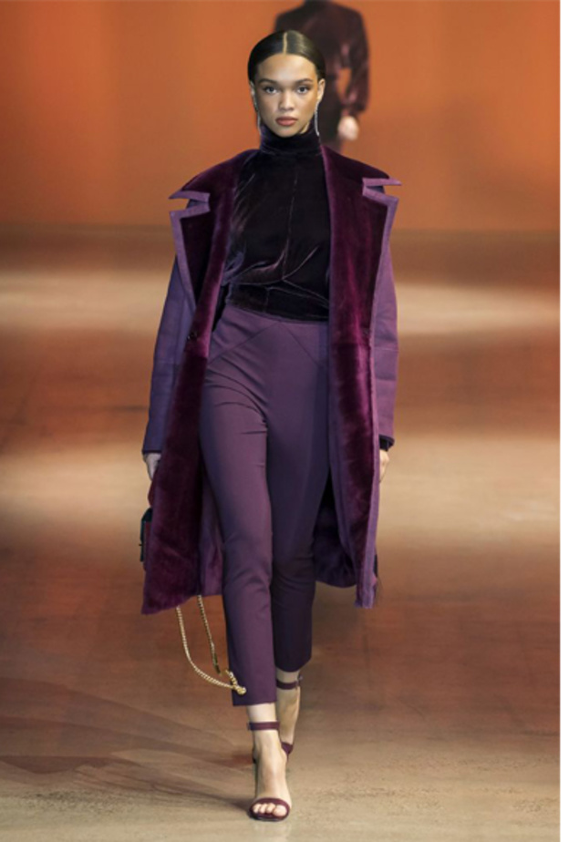 الوان الملابس البنفسجية الداكنة المناسبة النيلية لمقابلة عمل في الشتاء من Cushnie