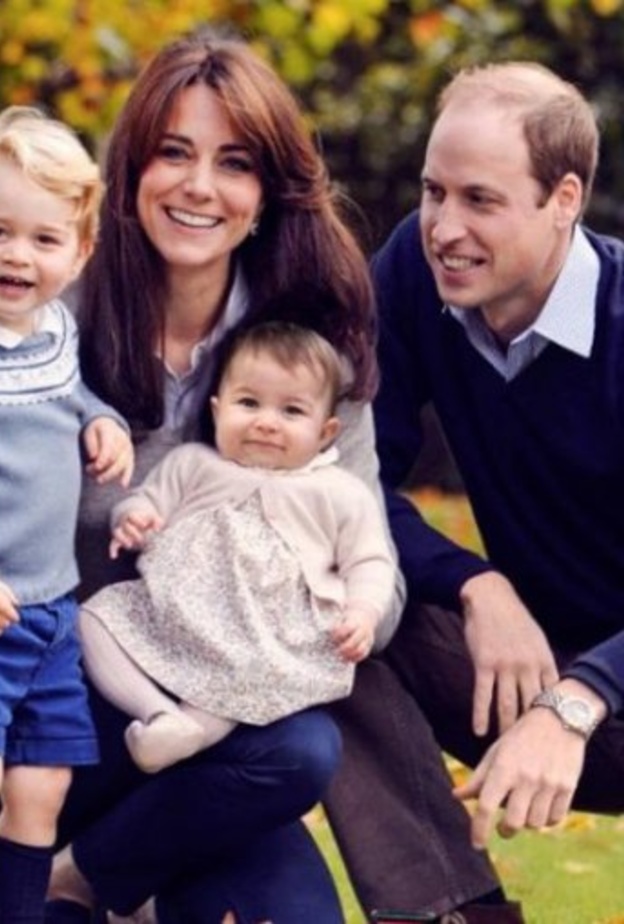 الأمير جورج يرتدي السروال القصير (الشورت) حتى في فصل الشتاء