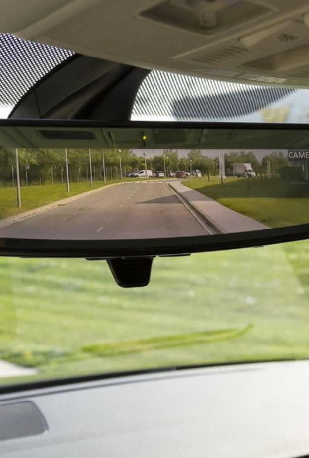 حتى يصبح لديه إدراك واقعي للمسافات التي تفصله عن الأجسام خلف السيارة