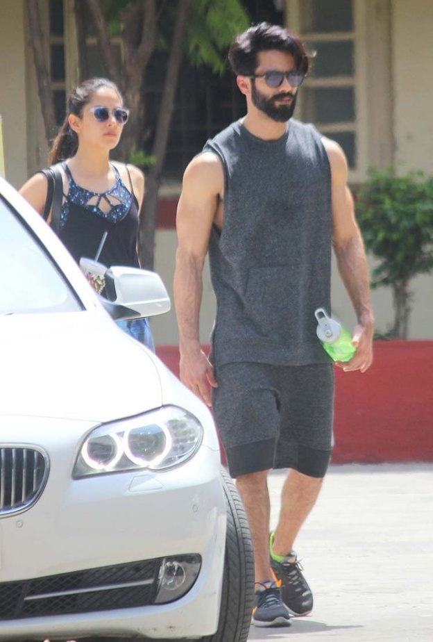 ميرا راجبوت تتدرب على رياضة رفع الأثقال