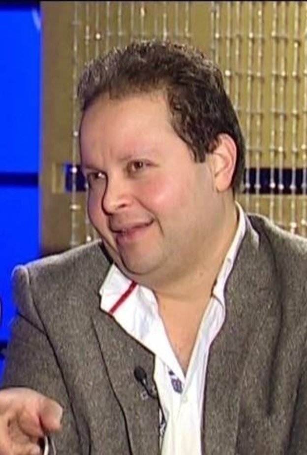 وفاة الإعلامي الشاب عمر نجيب