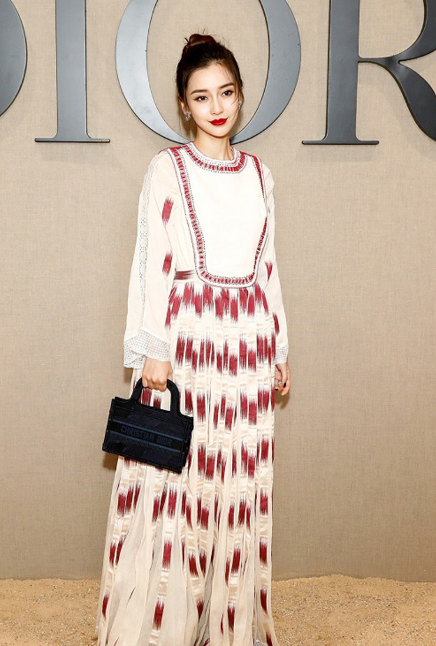 حقيبة ديور بوك توت Dior Book Tote 