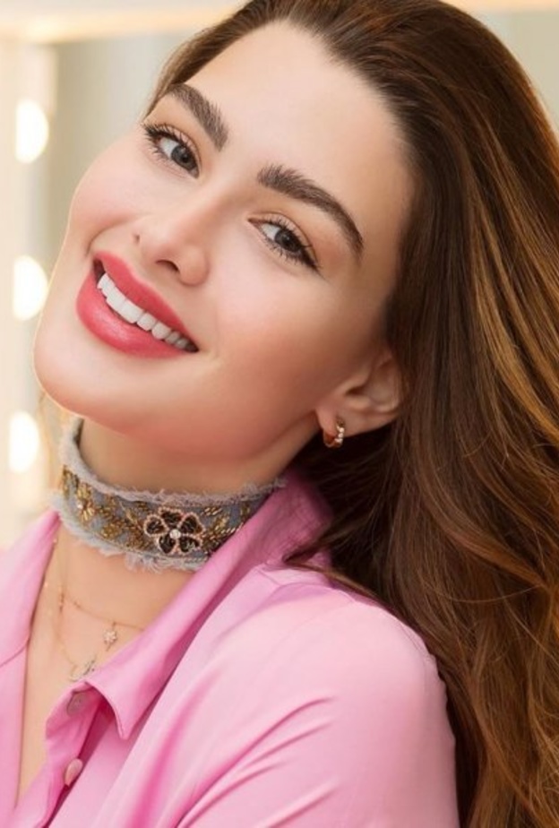 روان بن حسين تضع طفلتها الأولى 