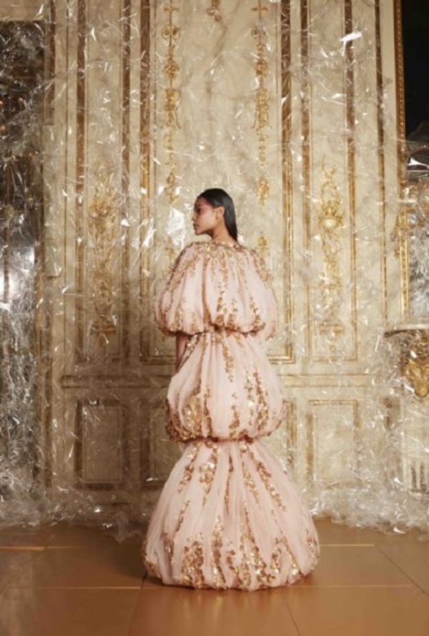 فستان من تصميم رامي العلي