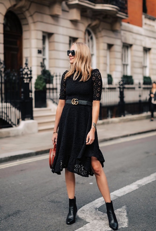  فستان أسود للدوام من Akris