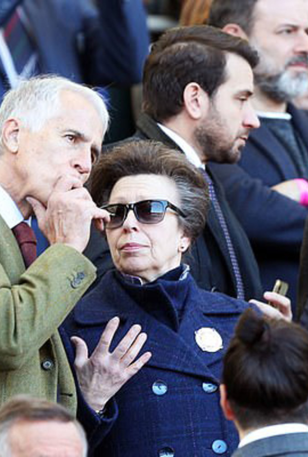 الأميرة آن تشجع منتخب إسكتلندا 