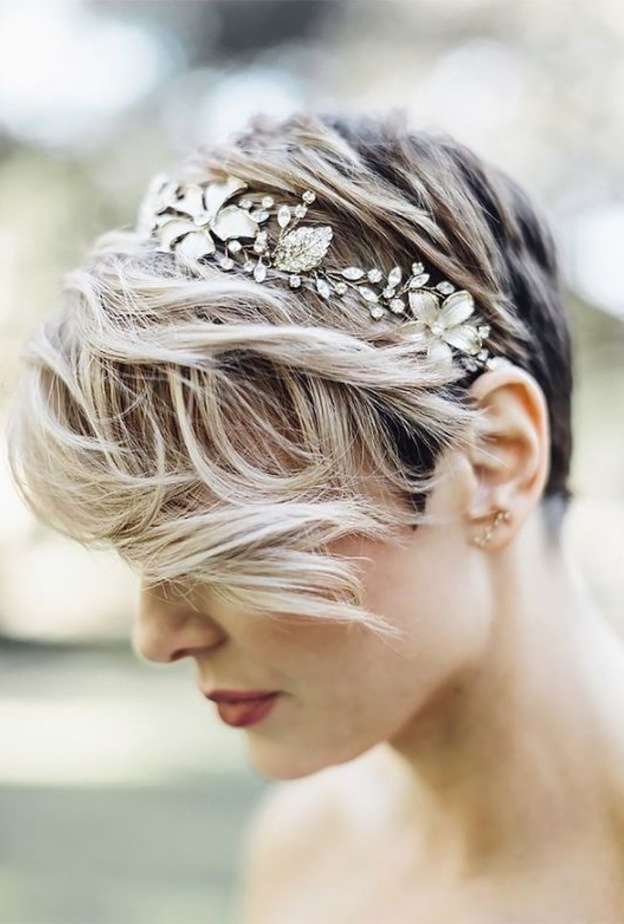 اجمل تسريحات عروس للشعر الخفيف مواكبة للعصرية