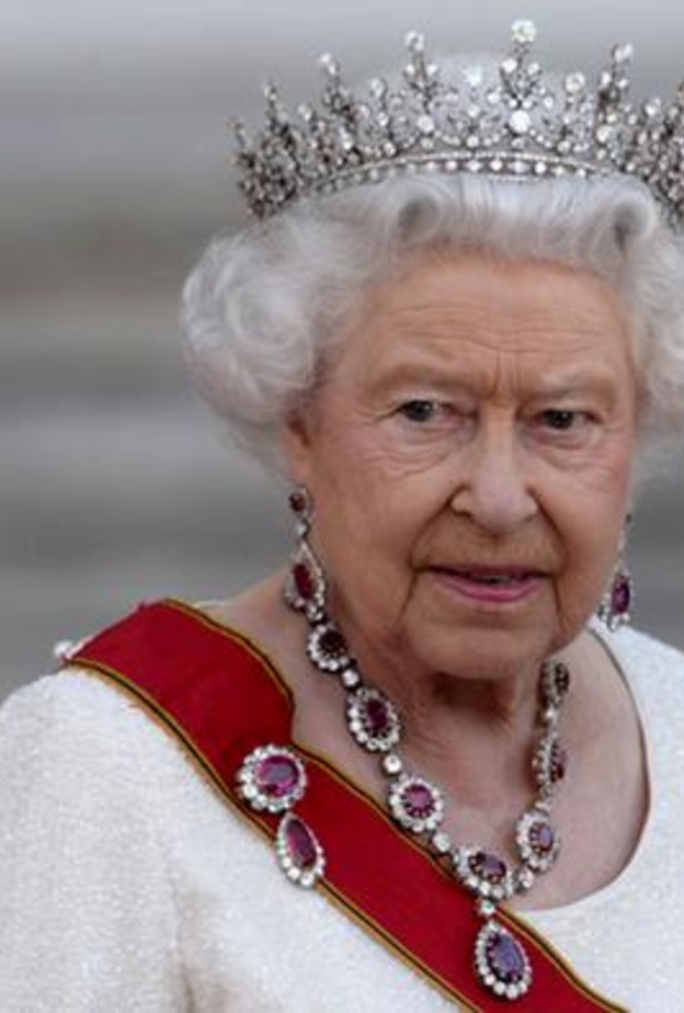 الملكة إليزابيث الثانية ترفض استخدام دوقا ساسكس لكلمة ملكي في علامتهما التجارية