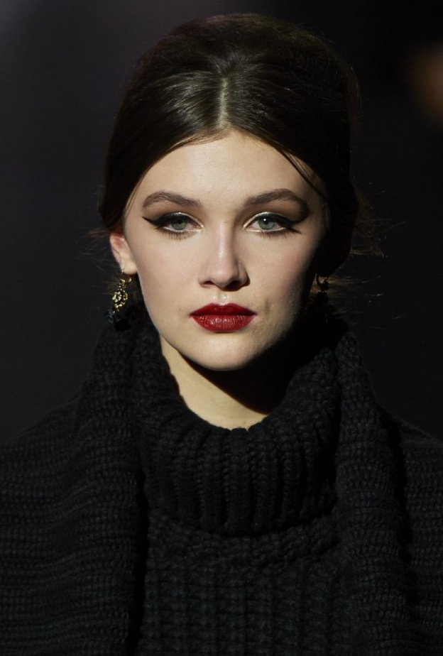 رسمات آيلاينر عصرية لشتاء 2021 من Dolce & Gabbana