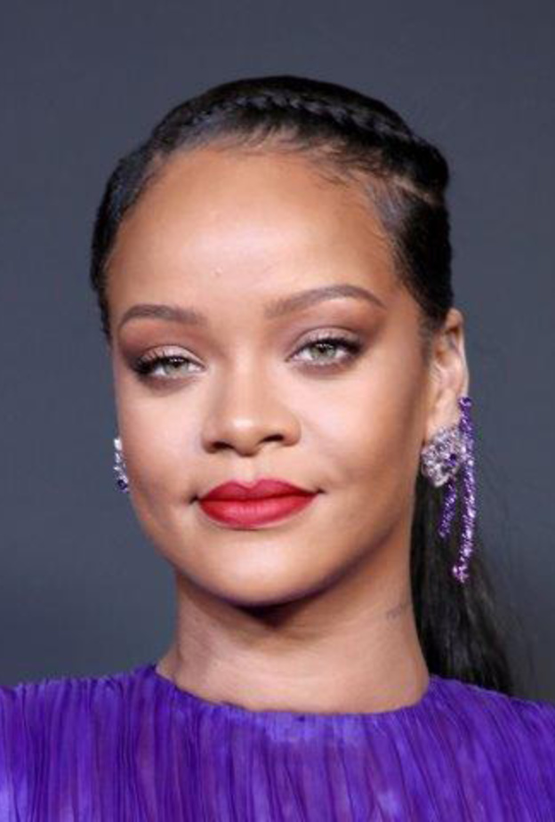 ريهانا بمجوهرات Choaprd في حفل Annual NAACP Image Awards