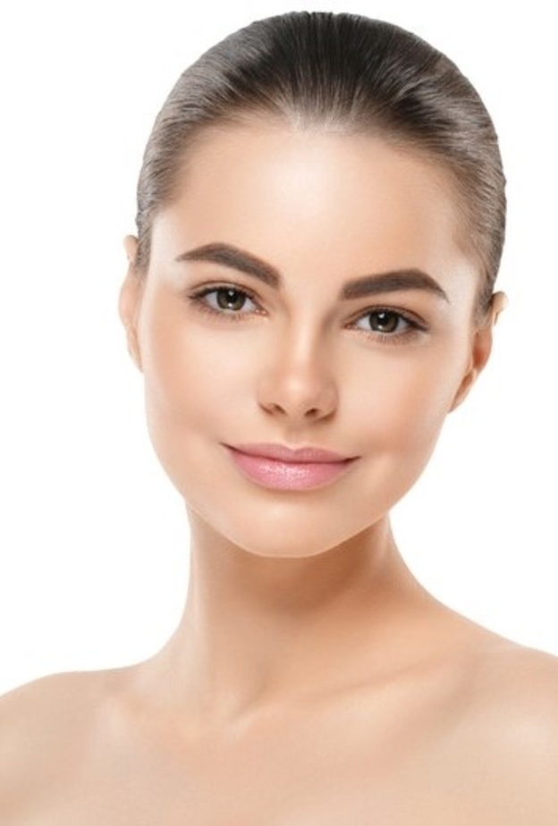 إجعلي كريمات العين من أولوياتك بعد سن الأربعين